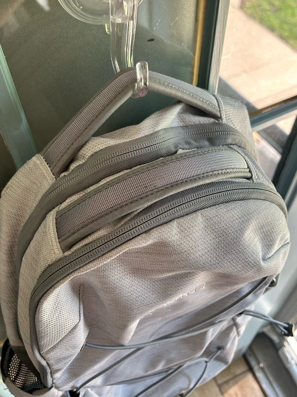 The North Face Jester Backpack Laptop Sleeve Daypack Travel Bag 27 L White Grey